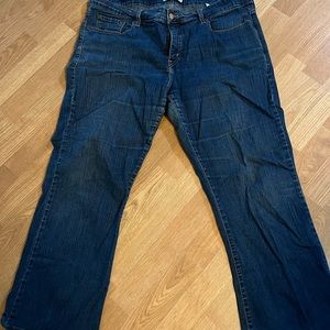 Levi perfectly shaping bootcut 512 jeans
